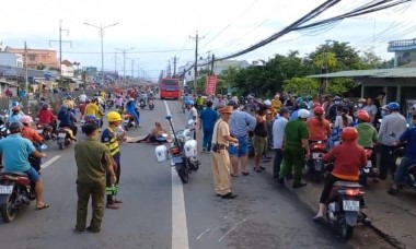 [Tin nhanh sáng 25-11-2022] Xe khách va chạm xe máy, nữ công nhân tử vong tại chỗ