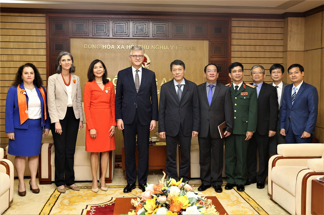 Thứ trưởng Bộ Công an Lương Tam Quang tiếp Phó Tổng Thư ký Liên hợp quốc Jean-Pierre Lacroix ảnh 2