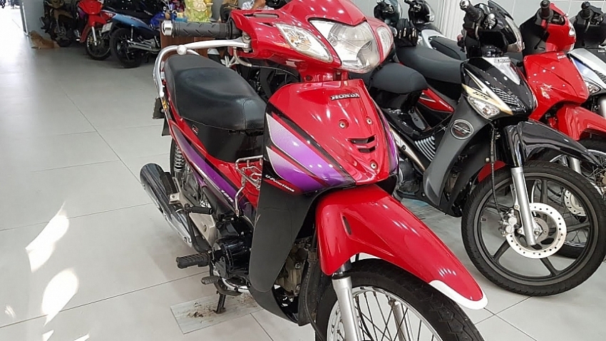 Bất ngờ xe máy Honda Future giá chỉ 14 triệu, ring ngay hàng hiệu chơi Tết