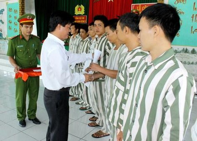 Bài 2: Công việc và sự sẻ chia, cảm thông ảnh 1