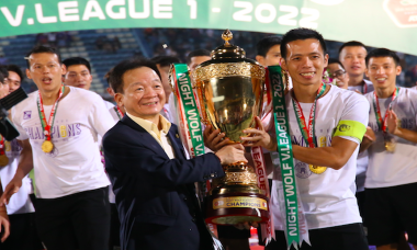 Tiền đạo Văn Quyết và HLV Chu Đình Nghiêm xuất sắc nhất V-League 2022