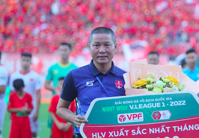 Tiền đạo Văn Quyết và HLV Chu Đình Nghiêm xuất sắc nhất V-League 2022 ảnh 2