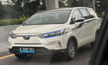 “Con bài tẩy” Toyota Innova EV chính thức lăn bánh: Giá quá rẻ, Mitsubishi Xpander "thêm khó"