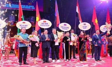 Mãn nhãn với màn nhào lộn, đu bay tại Liên hoan Xiếc quốc tế tại Hà Nội 2022