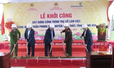 Công an Hà Nội và Vietcombank xây tặng Trụ sở làm việc cho Công an thị trấn Phong Sơn