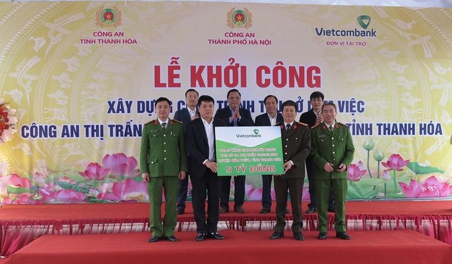 Công an Hà Nội và Vietcombank xây tặng Trụ sở làm việc cho Công an thị trấn Phong Sơn ảnh 4