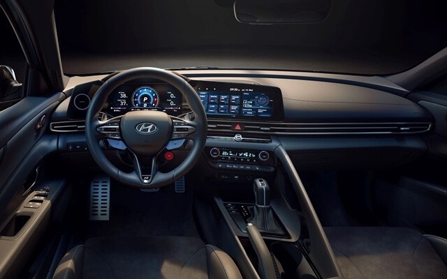 “Ngựa chiến” Hyundai Elantra N 2023 lăn bánh trên phố Việt, giá bán “đi vào lòng người”