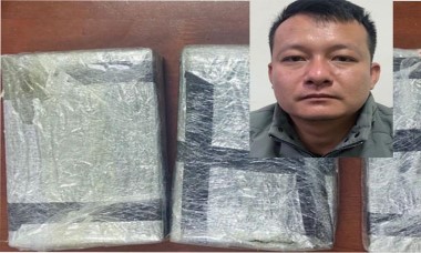 Bắt đối tượng mua bán 3 bánh heroin