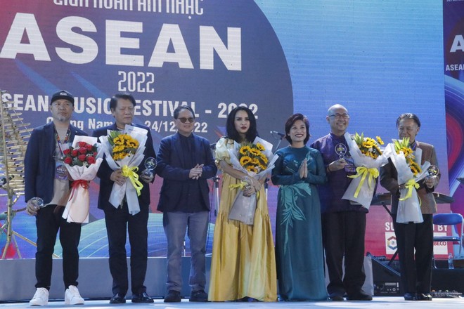 Diva Thanh Lam, nhạc sĩ Huy Tuấn ngồi "ghế nóng" Liên hoan âm nhạc ASEAN 2022 ảnh 1