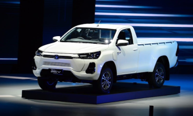 “Vua bán tải” Toyota Hilux ra mắt bản thuần điện, ngày về Việt Nam không còn xa