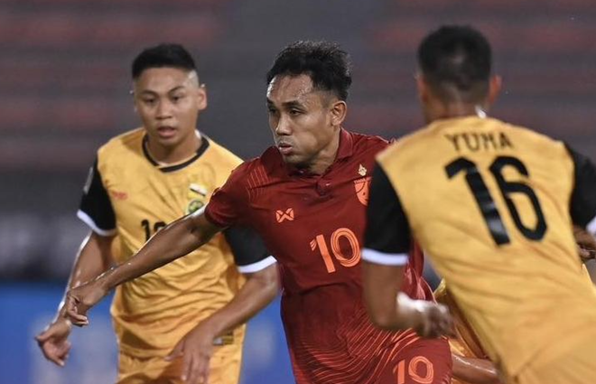 Phung phí cơ hội, Thái Lan vẫn thắng đậm trận ra quân AFF Cup 2022 ảnh 1