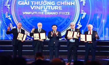 TechNode Global hé lộ hành trình nghiên cứu nhiều thách thức của các chủ nhân Giải thưởng chính VinFuture 2022