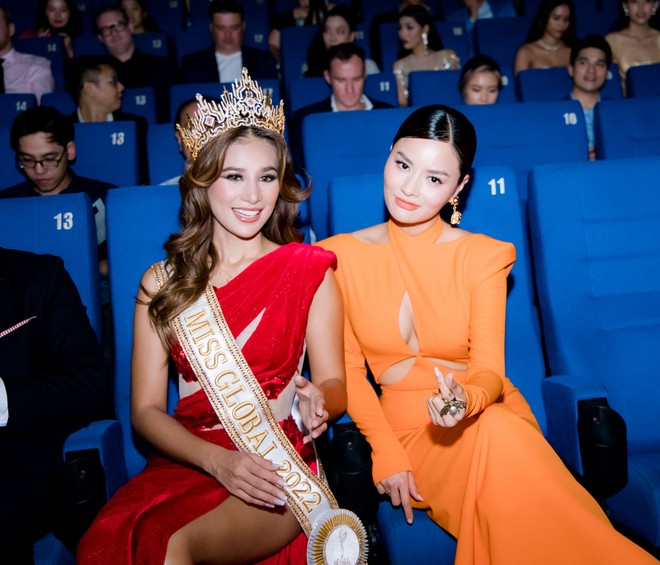 Miss Global 2022 Shane Tormes khám phá, thiện nguyện tại Việt Nam ảnh 1