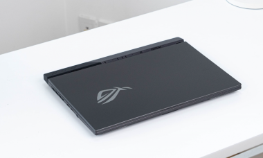 Laptop Asus Gaming ROG: Gọn nhẹ, mạnh mẽ nhưng giá lại cực dễ chịu