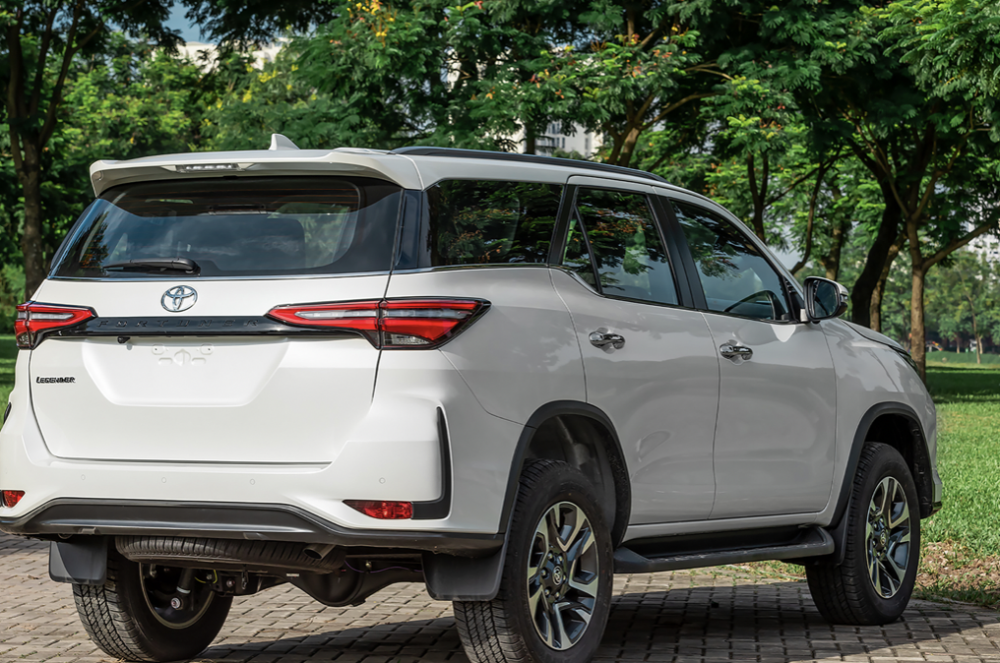 Phần đuôi Toyota Fortuner