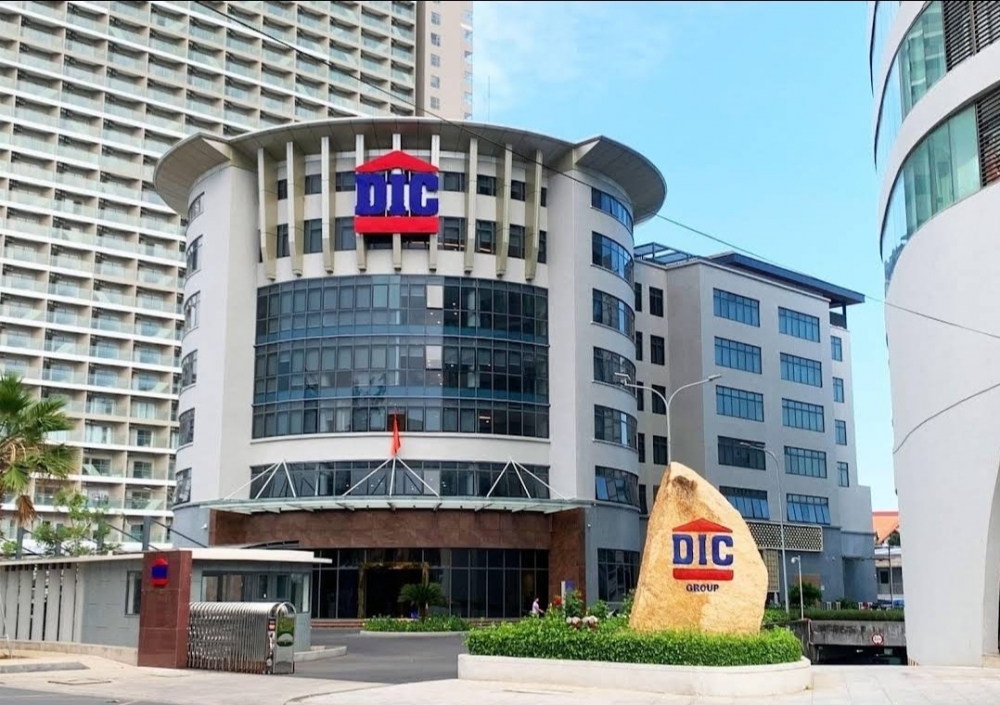 DIC Corp