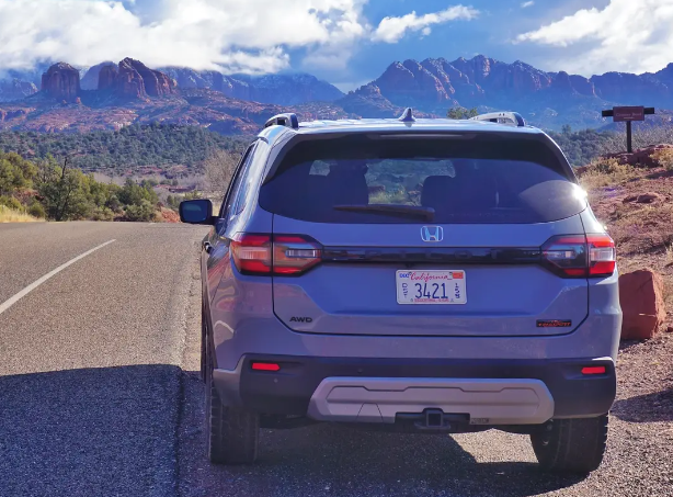 Phần đuôi xe Honda Pilot 2023