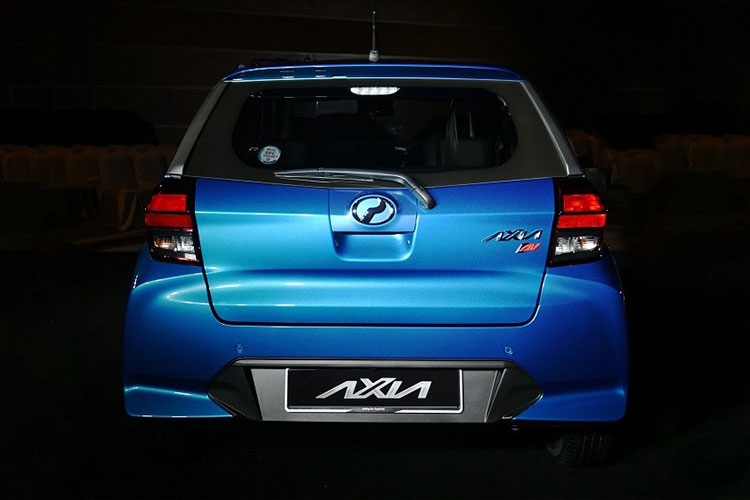 Phần đuôi xe Perodua Axia 2023