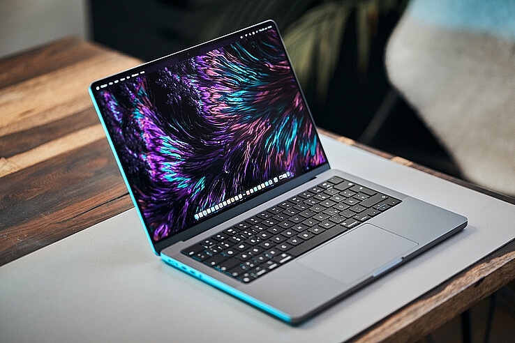 'Mục sở thị' chiếc MacBook Pro 2023: Đắt nhưng có xắt ra miếng?