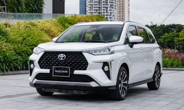 Giá xe Toyota Veloz Cross mới nhất ngày 10/4: Ưu đãi ngập tràn, "ép" Xpander vào thế khó