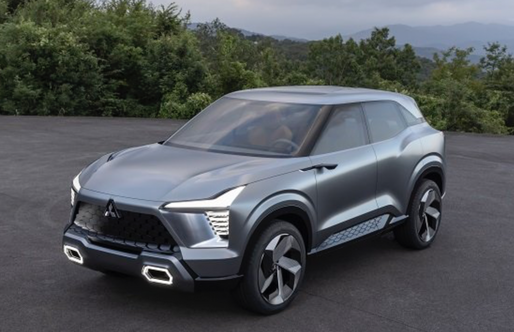 Xe ô tô Mitsubishi XFC 2023 