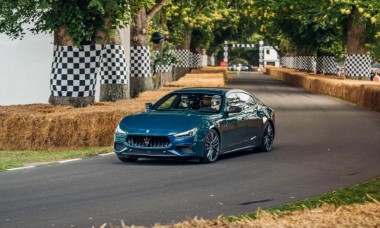 Maserati Ghibli 334 Ultima “gây sốt” khi trở thành Sedan chạy nhanh nhất thế giới