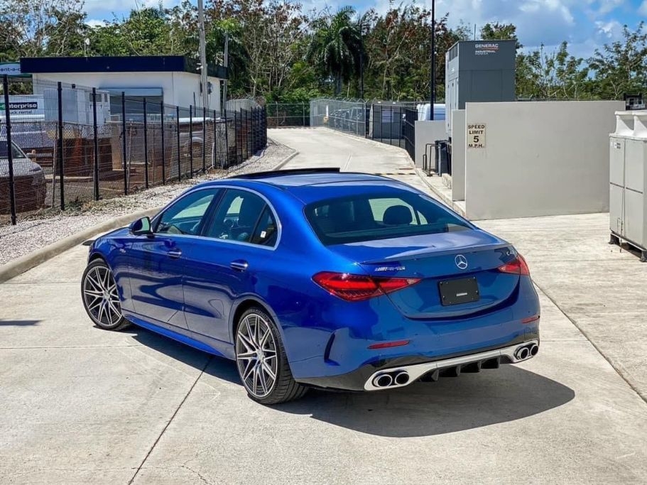 Xe hiệu suất cao Mercedes-AMG C 43 4Matic lắp ráp tại Việt Nam, có giá từ 2,96 tỷ đồng