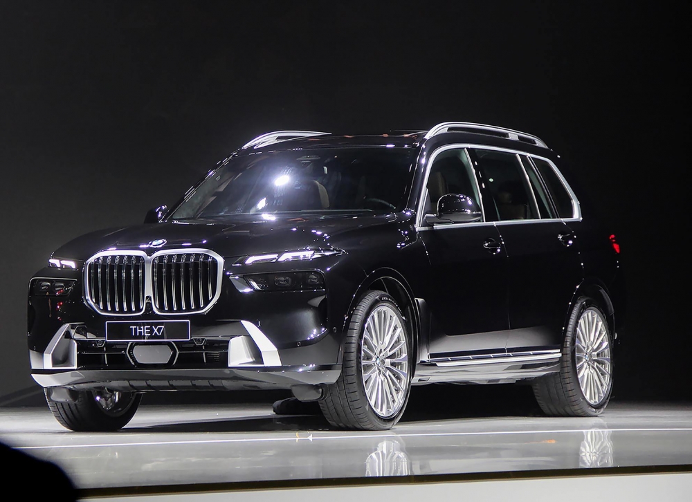 SUV hạng sang BMW X7 sale 