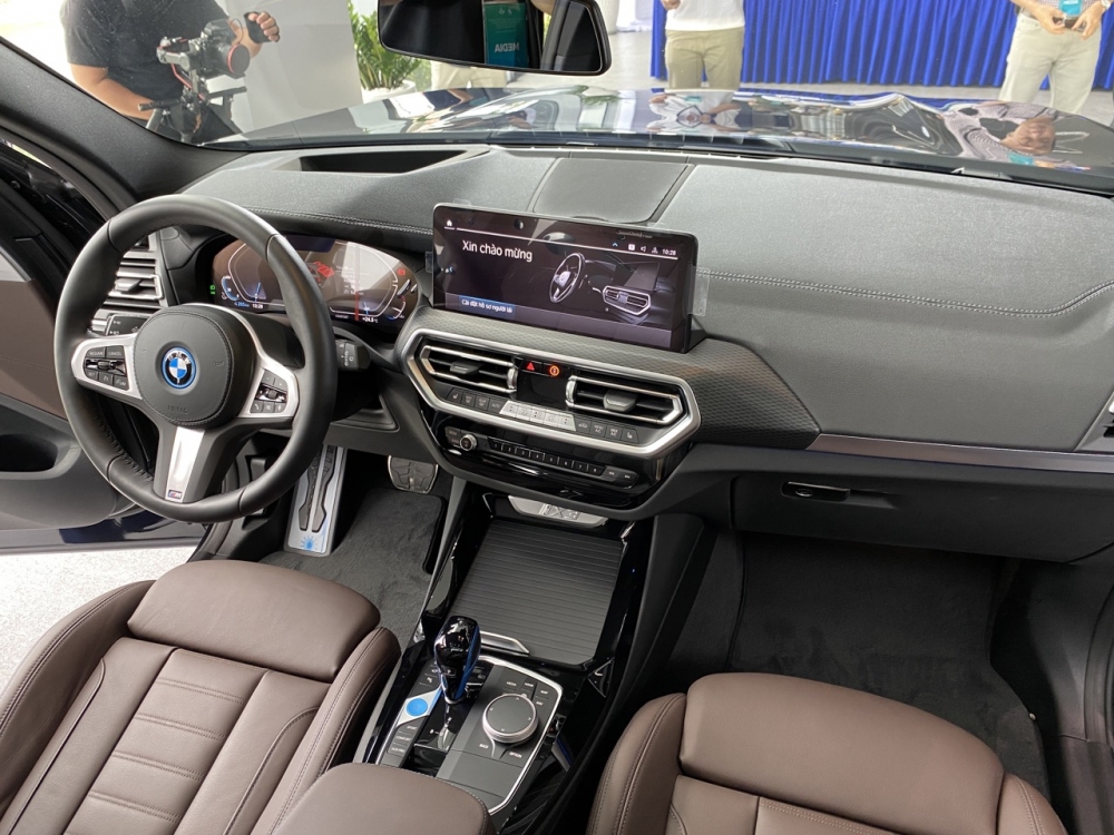 Xe thuần điện BMW iX3 chính thức ra mắt tại Việt Nam