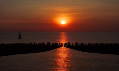 Báo Italy: “Cầu Hôn là nơi có cảnh hoàng hôn gợi cảm nhất thế giới”