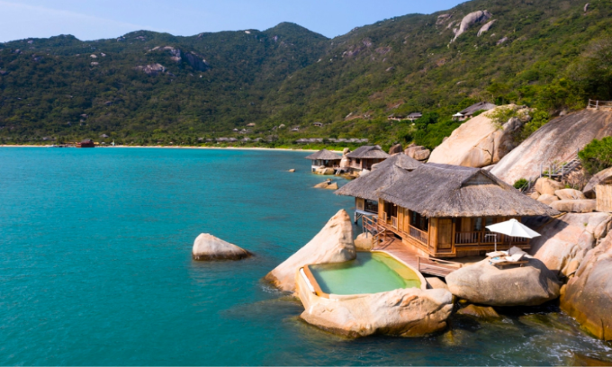 Du lịch hồi phục, chủ sở hữu resort đắt đỏ bậc nhất Việt Nam Six Senses Ninh Van Bay (NTV) kiếm 97 triệu đồng/ngày