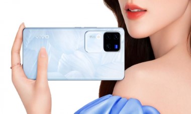 Vivo V30 Pro lộ diện với camera Zeiss chất lượng, màn hình lớn ngang Galaxy S24 Ultra