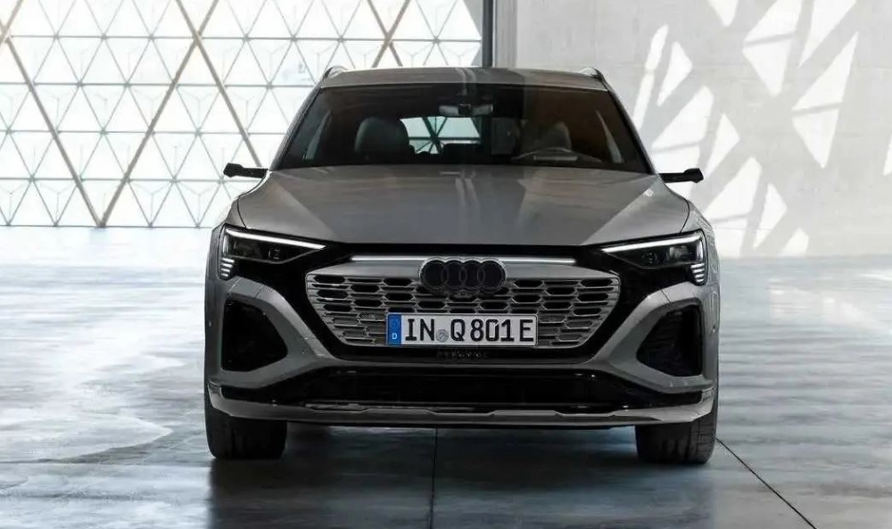 Audi Q8 e-tron 2024 sắp về Việt Nam, giá dự kiến 3,8 tỷ đồng