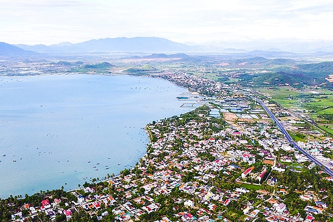 Khu vực xã Vặn Hưng huyện Vạn Ninh, nơi được chọn thực hiện Dự án Khu công nghiệp Dốc Đá Trắng. Ảnh: Viglacera Yên Mỹ