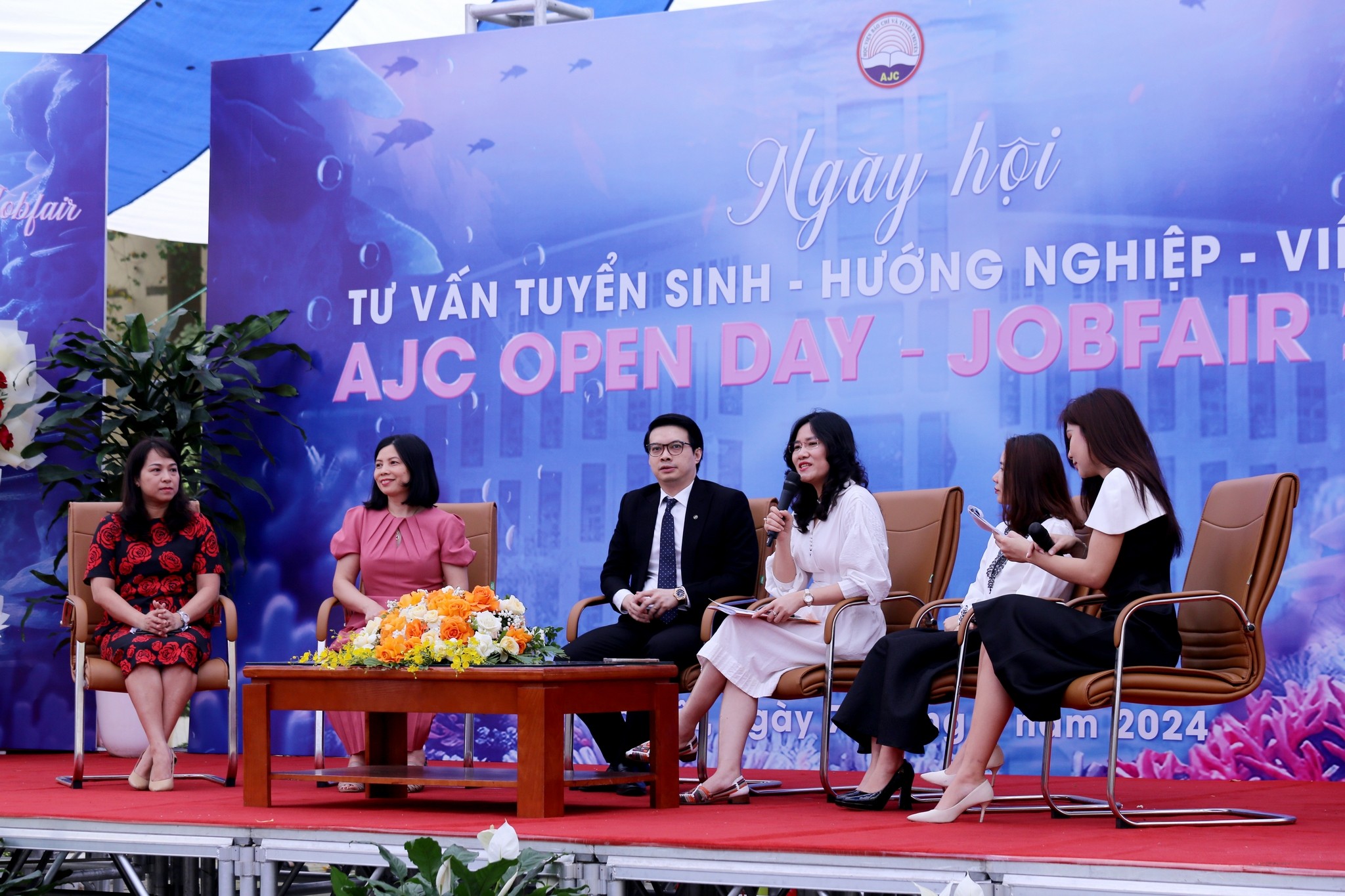 tung-bung-ngay-hoi-tu-van-tuyen-sinh-huong-nghiep-ajc-open-day-2024-05-1712487661.jpg