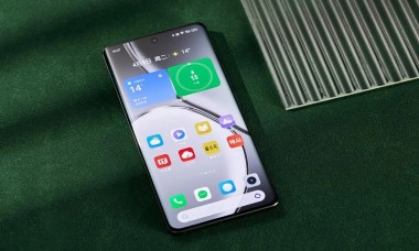 "Ông vua" tầm trung realme GT Neo 6 SE ra mắt, màn hình 6000 nits với giá siêu hạt rẻ