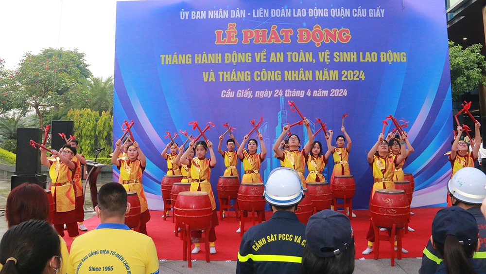 le-phat-dong-thang-cong-nhan-nam-2024-vannghe-1713953144.jpg