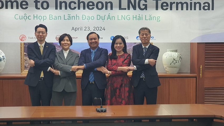 Lãnh đạo tỉnh Quảng Trị làm việc với liên danh nhà đầu tư T&T Group, Hanwha, KOGAS, KOSPO về việc đẩy nhanh tiến độ dự án LNG Hải Lăng, giai đoạn 1 - 1.500 MW