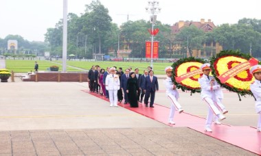 Lãnh đạo Đảng, Nhà nước vào Lăng viếng Chủ tịch Hồ Chí Minh nhân dịp kỷ niệm 70 năm Chiến thắng Điện Biên Phủ (7/5/1954 - 7/5/2024)