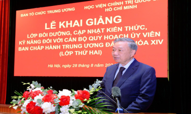 Đào tạo, bồi dưỡng cán bộ là công việc then chốt của then chốt  trong công tác xây dựng Đảng