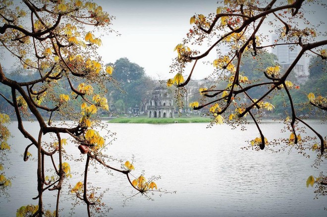 Hà Nội ngày nắng hanh vàng